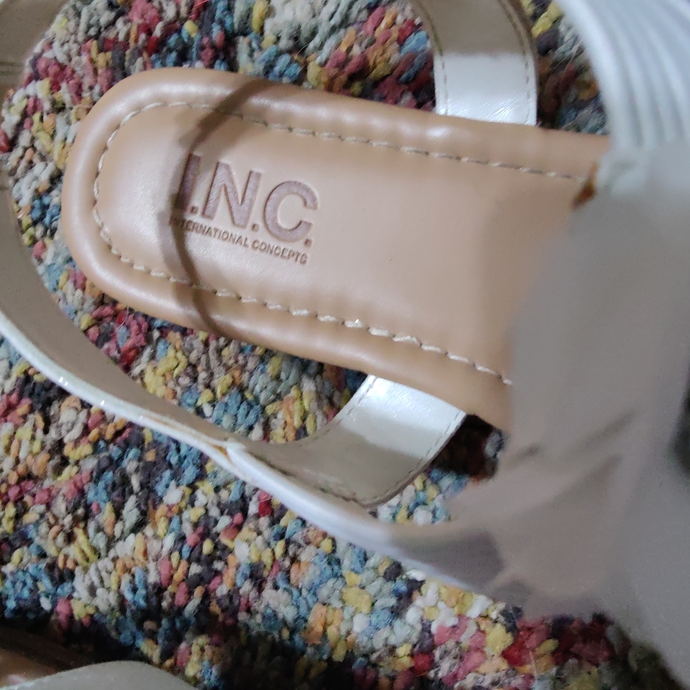 NWOT INC International Concepts White Sandals no box - Picture 5 of 7